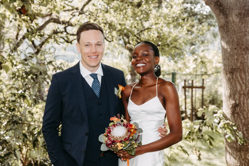 Amina und Eduard in einer cineastischen Hochzeitsszene