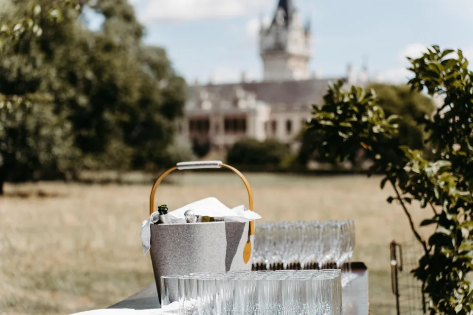 Hochzeit Schloss Grafenegg – Brautpaar im Schlosspark