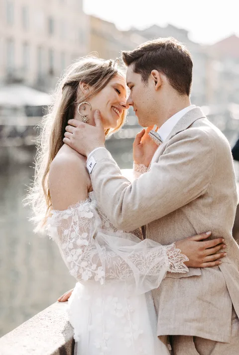 Brautpaar Laura und Tobias im Hochzeitsportfolio