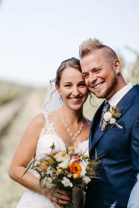 Brautpaar Pauline und Philipp im Hochzeitsportfolio
